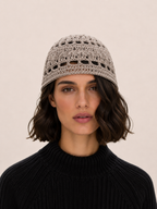 Gorro tejido crochet gris topo
